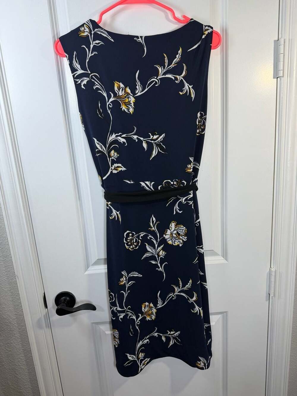 White House Black Market Reversible Matte Jersey Floral & Geometric Dress - Picture 6 of 9